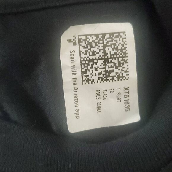 NEW WITH TAGS MENS BATMAN SHIRT - Picture 2 of 4